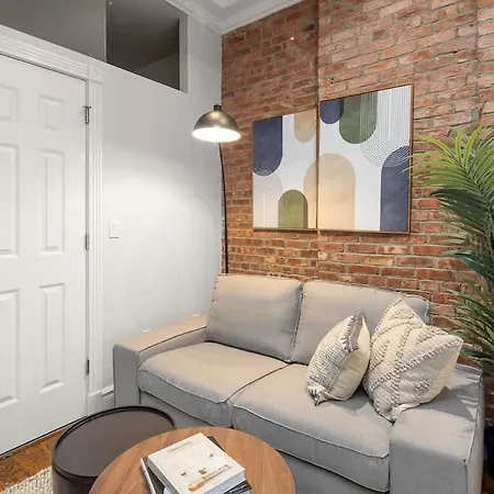 Stylish Retreat In Prime West Village Spot